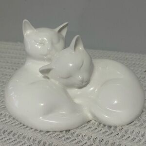 Vintage Royal Doulton White Cat Duo Figurine